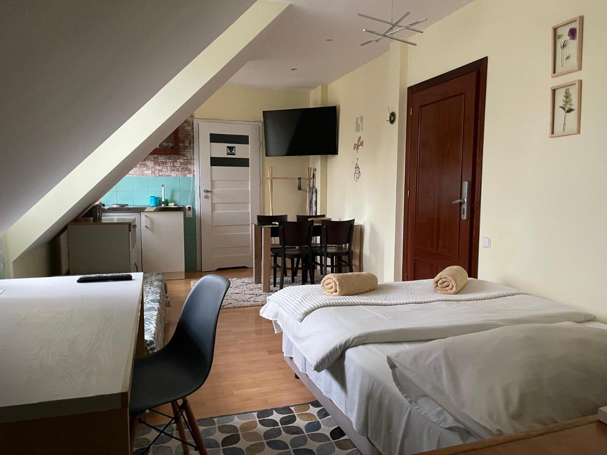 Villa Casanna Apartments Łomianki Esterno foto