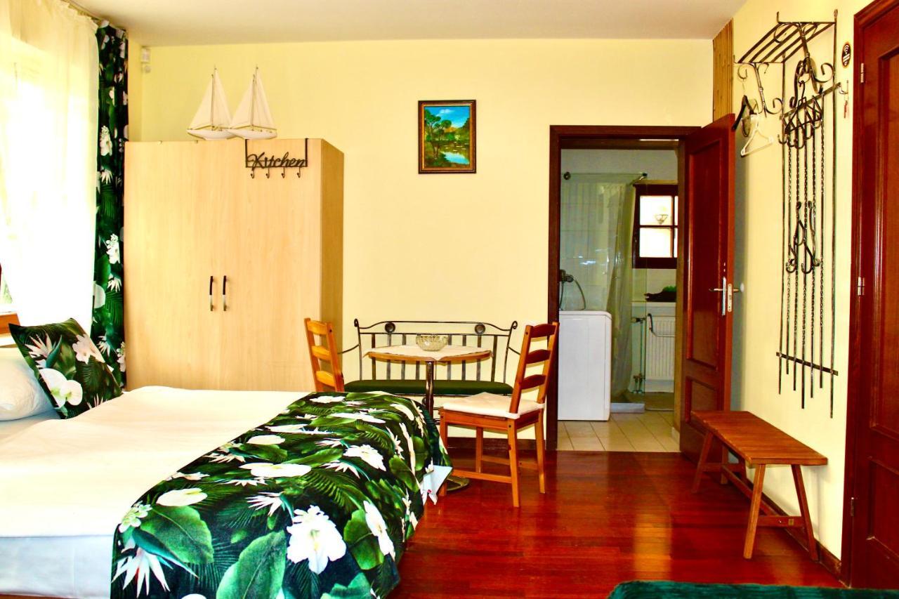 Villa Casanna Apartments Łomianki Esterno foto