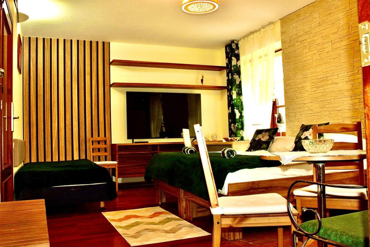 Villa Casanna Apartments Łomianki Esterno foto
